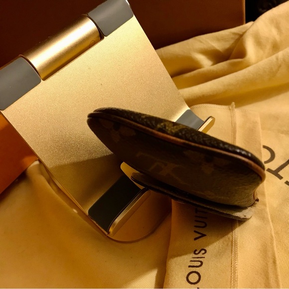 Louis Vuitton Cell Phone Case - Picture 6 of 11